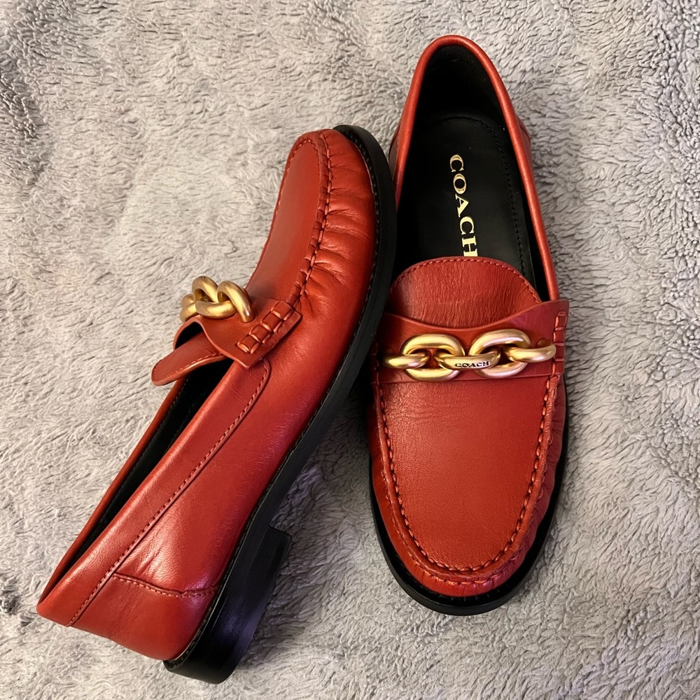 COACH Women's Jess Chain-Strap Moccasin Loafers Rust 6.5